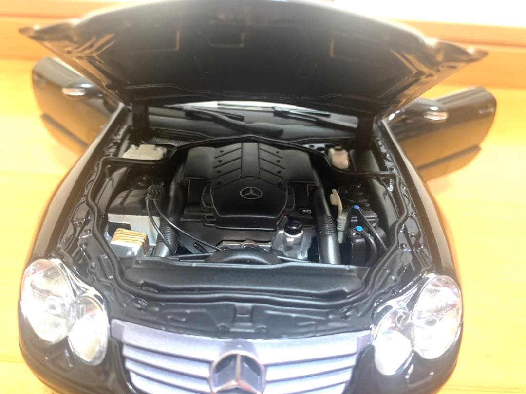 メルセデス・ベンツ 1/18 ミニカー