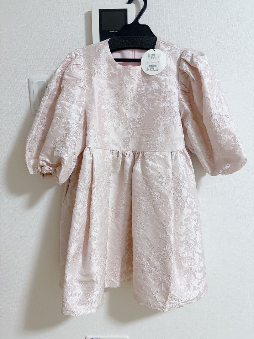 新品未使用タグ付き PERNAパフスリーブチュニック