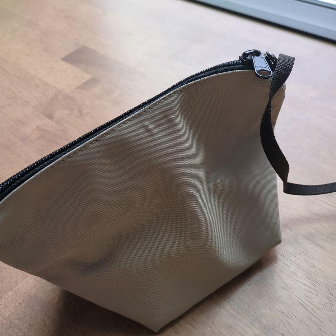 エルベシャプリエ ベージュショルダーバッグ