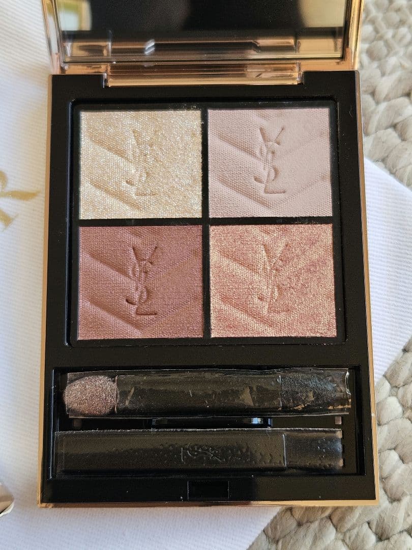 イヴサンローラン　アイシャドウ　クチュール　ミニクラッチ 825　限定　大理石調