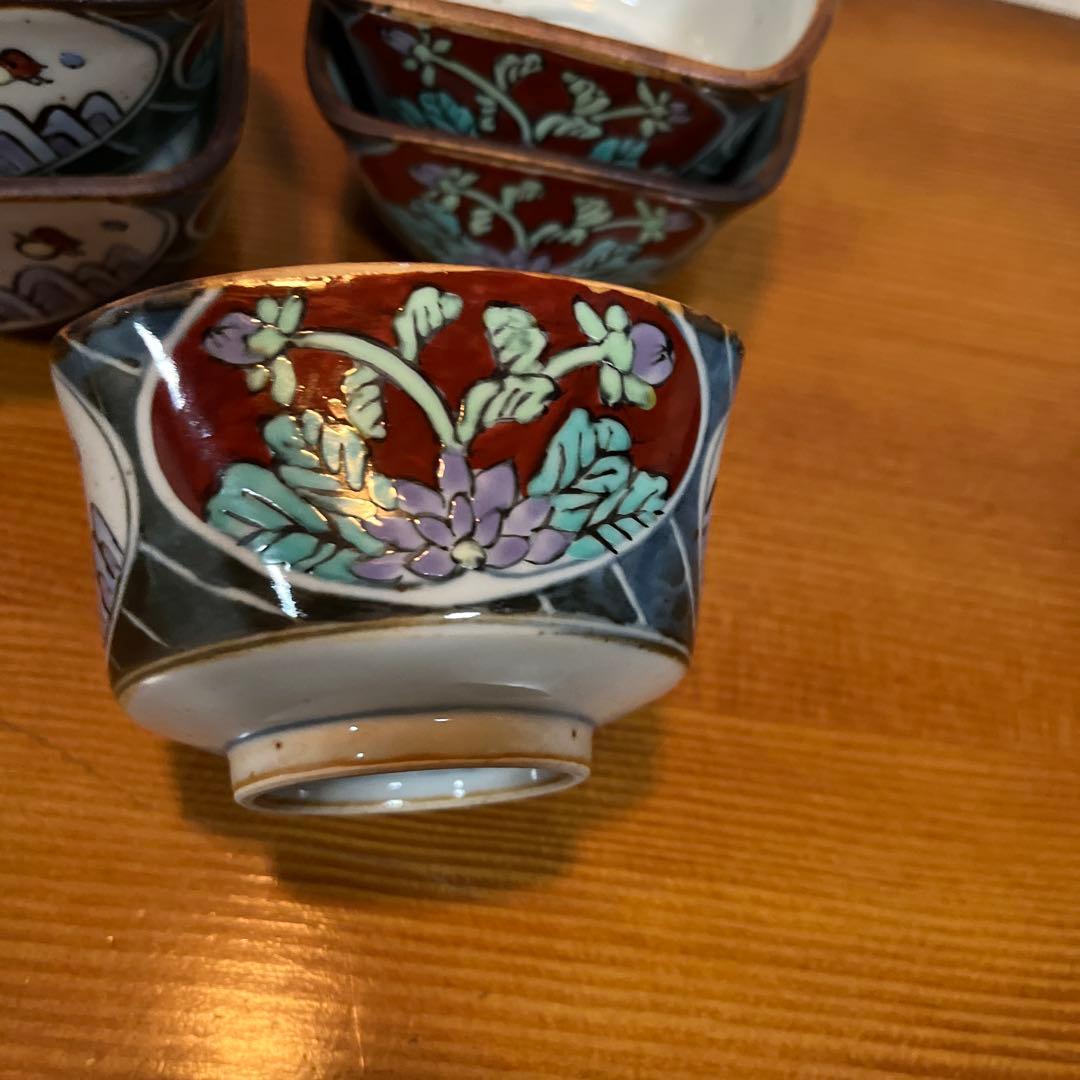 有田焼　五代走波 染錦 菊花波千鳥文 角小鉢