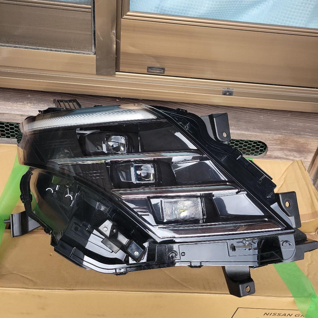 しょーさん様　 C28 LED ヘッドライト 右側