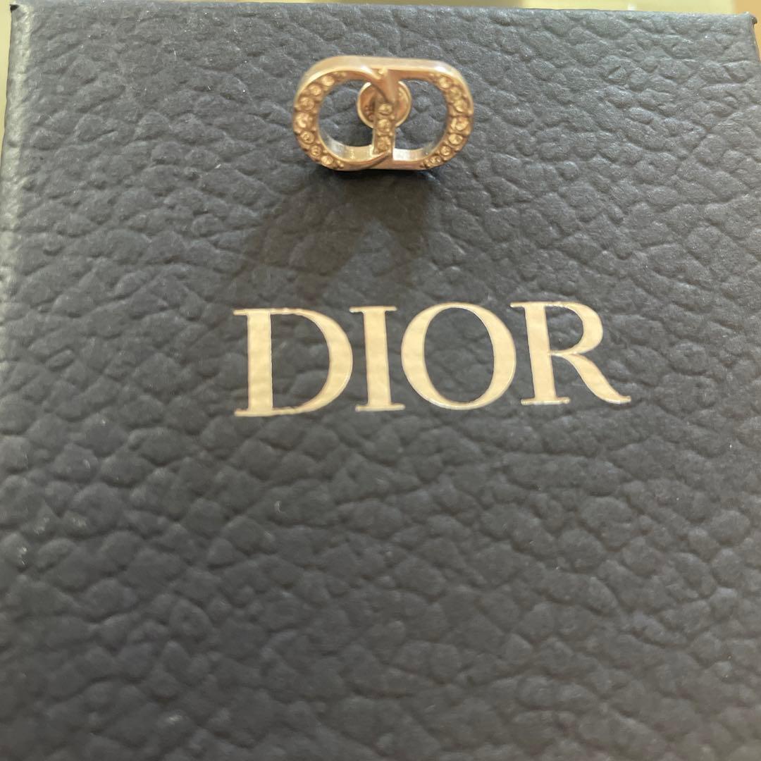 DIOR 片耳　ピアス　新品
