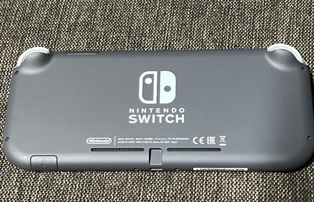任天堂　Switch light グレー　開封確認のみ