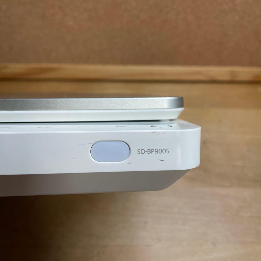 東芝レグザ 9インチポータブルDVD・BD・Blu-ray・ブルーレイプレーヤー