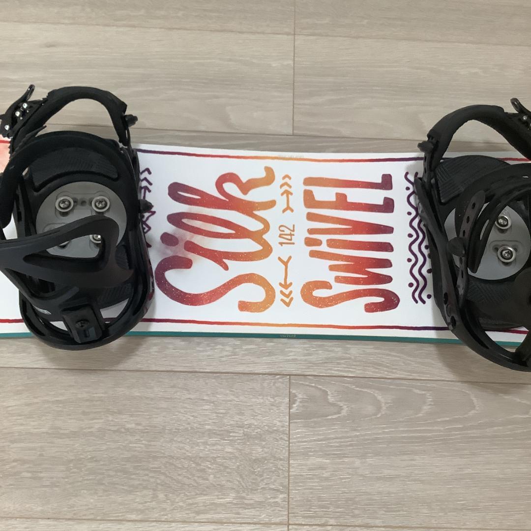 062SWIVEL SILK142cmレディーススノーボード初心者グラトリセット