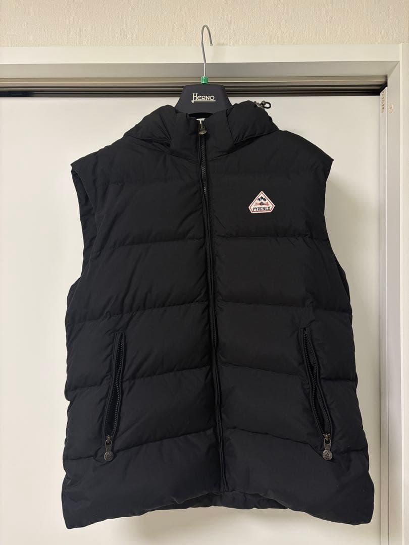 【メンズ　ダウンベスト】PYRENEX