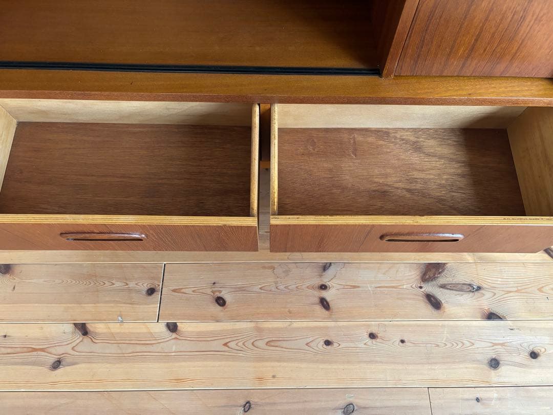 北欧ヴィンテージ　イギリス　ガラスキャビネット