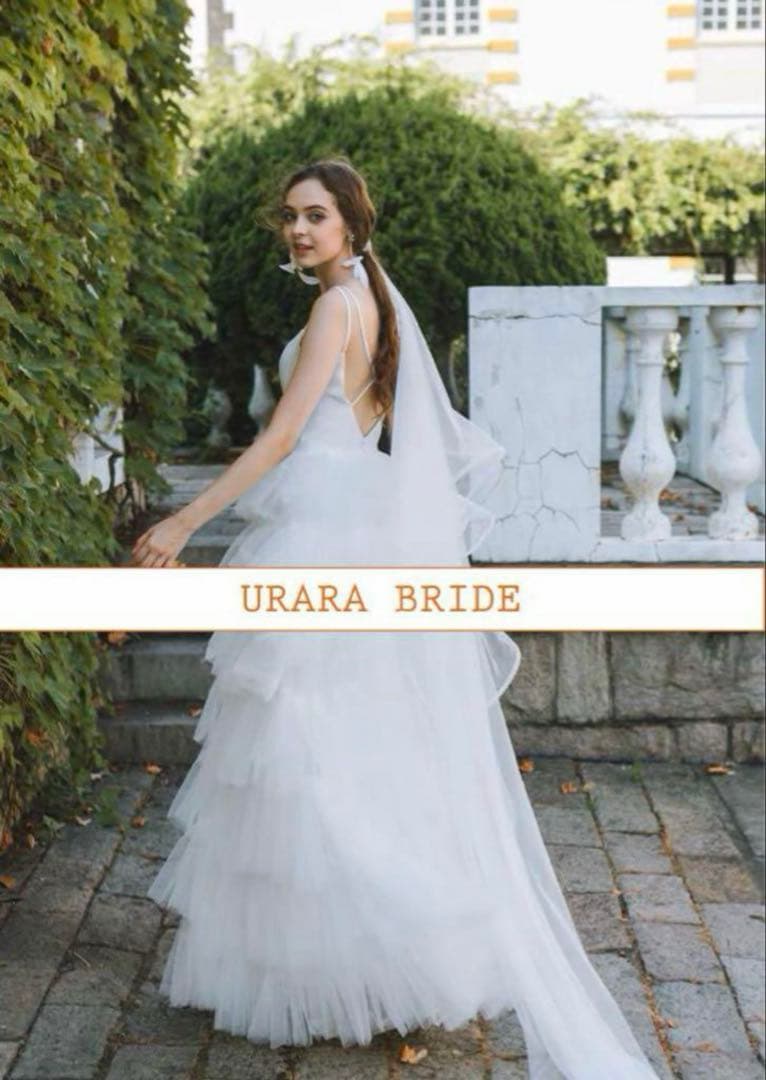 スパゲティストラップ ティアードチュールウエディングドレス