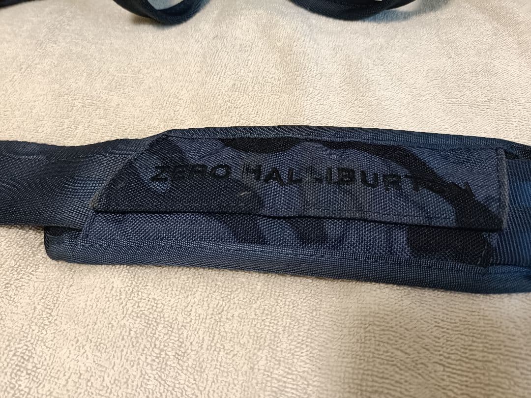 値下げ　ZEROHALLIBURTON迷彩ロッカーバッグ