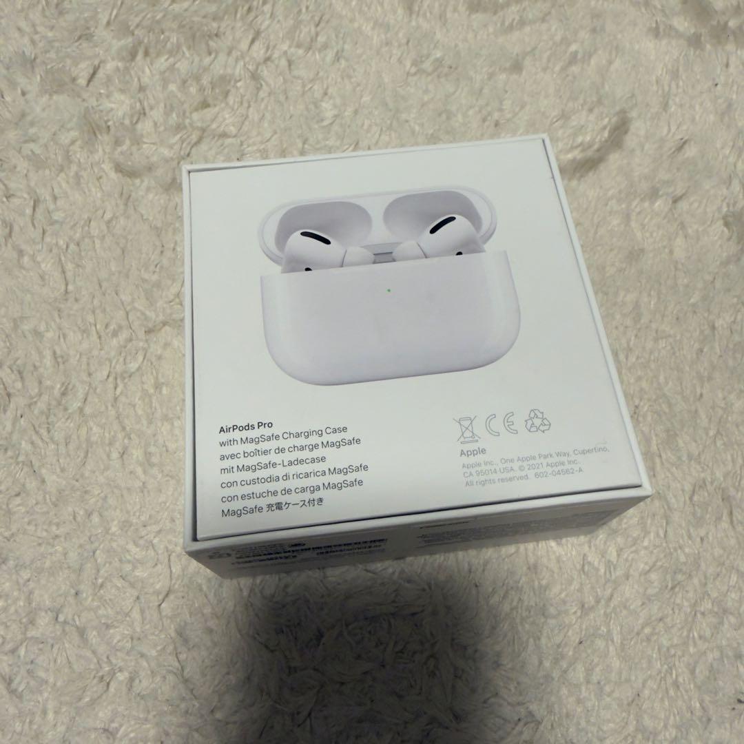 Apple AirPods Pro MagSafe充電ケース付き