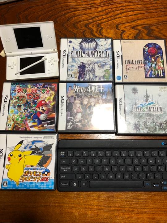 任天堂DS ホワイト　本体　ソフト6本セット　ファイナルファンタジー