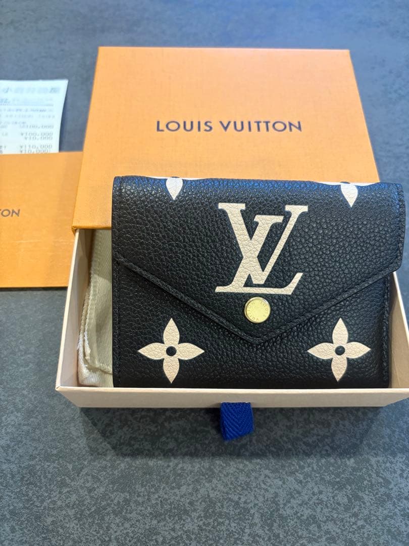 【新品】ポルトフォイユ・ヴィクトリーヌ 即購入⭕️