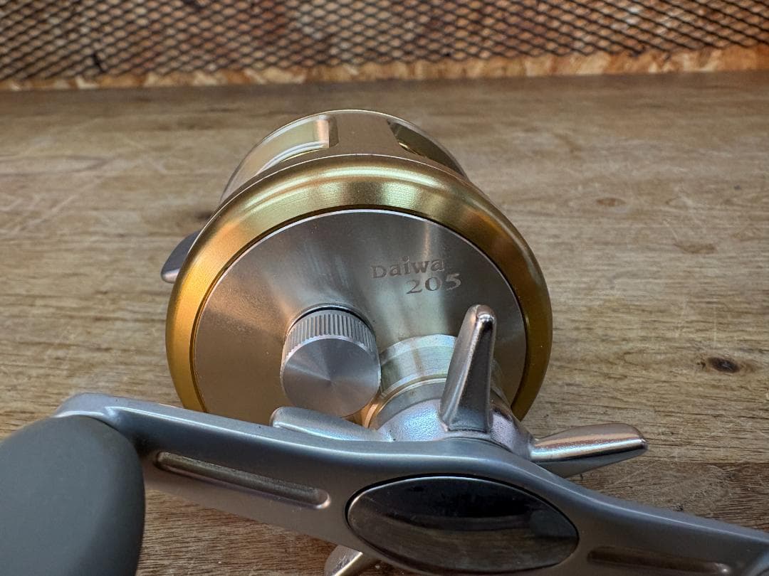 Daiwa★ミリオネア★CV-Z 205★ベイトキャスティングリール