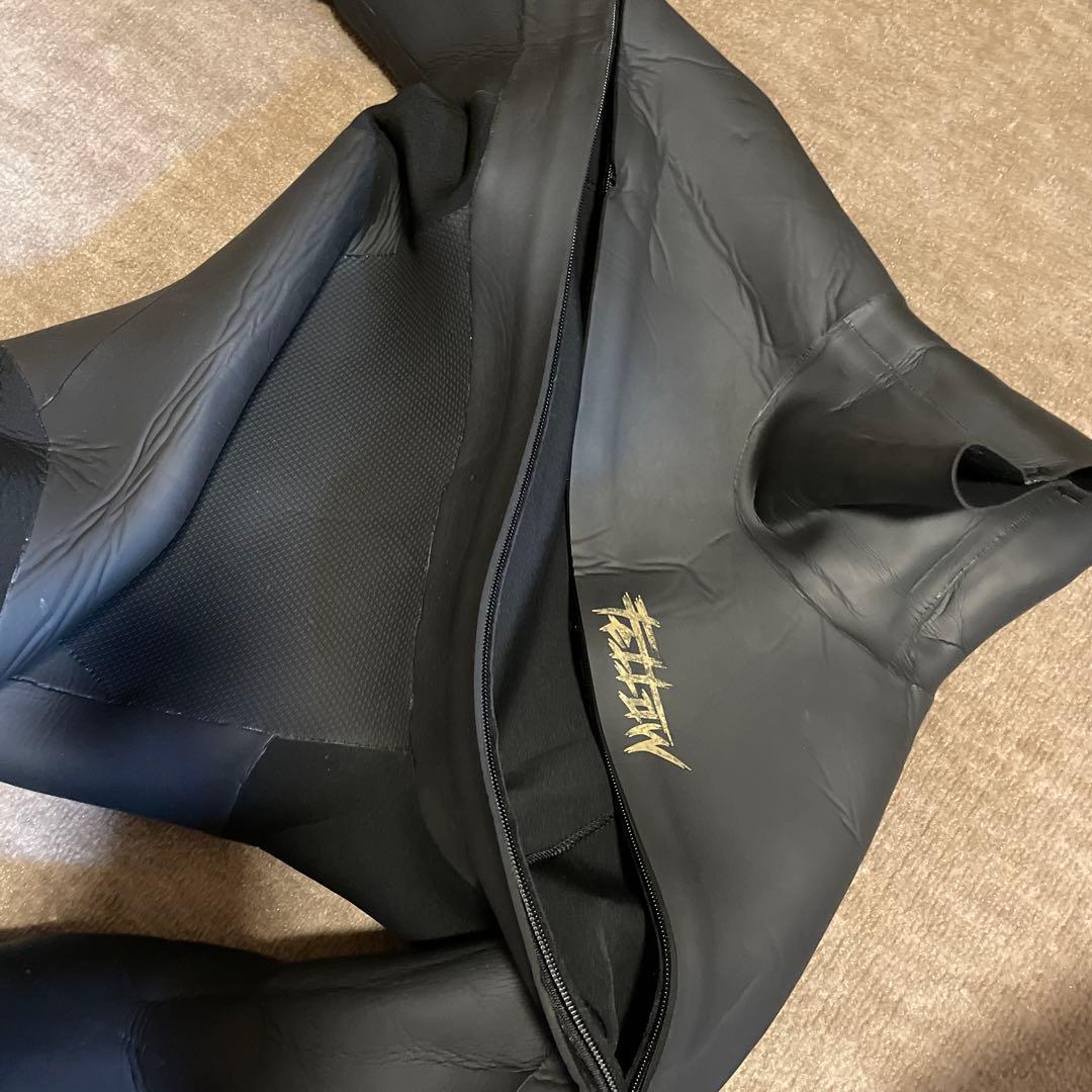 サーフィンウェットスーツ　セミドライロングチェストジップ　5✖️3mm Lサイズ