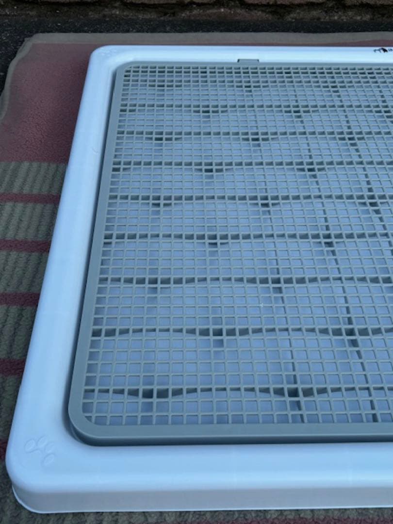 INULABO(イヌラボ) 犬 トイレ トレー 高床式 ホワイトSWサイズ取説付