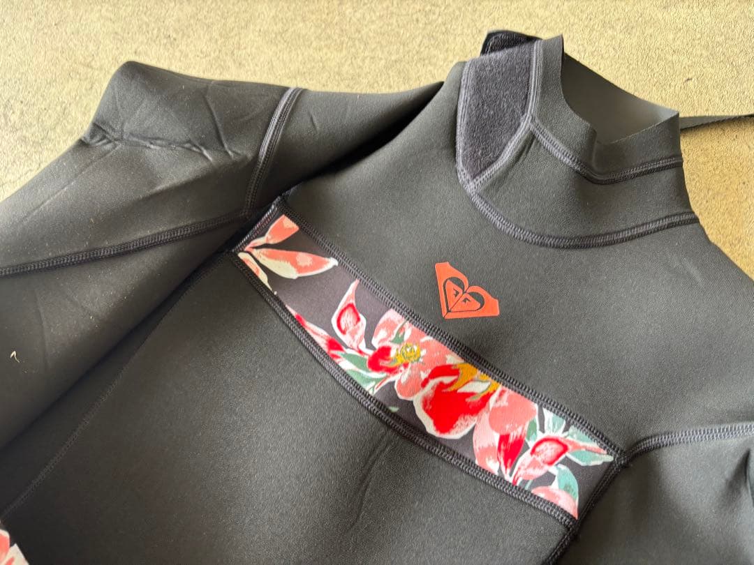 ★送料無料・超美品・お洒落★ロキシー　フルスーツ　ウエットスーツサーフィン可愛い