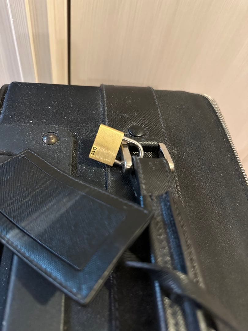 PRADA キャリーバッグ スーツケース