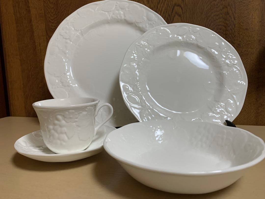 【完全未使用品】 黒壺  / ストロベリー＆バイン 食器セット