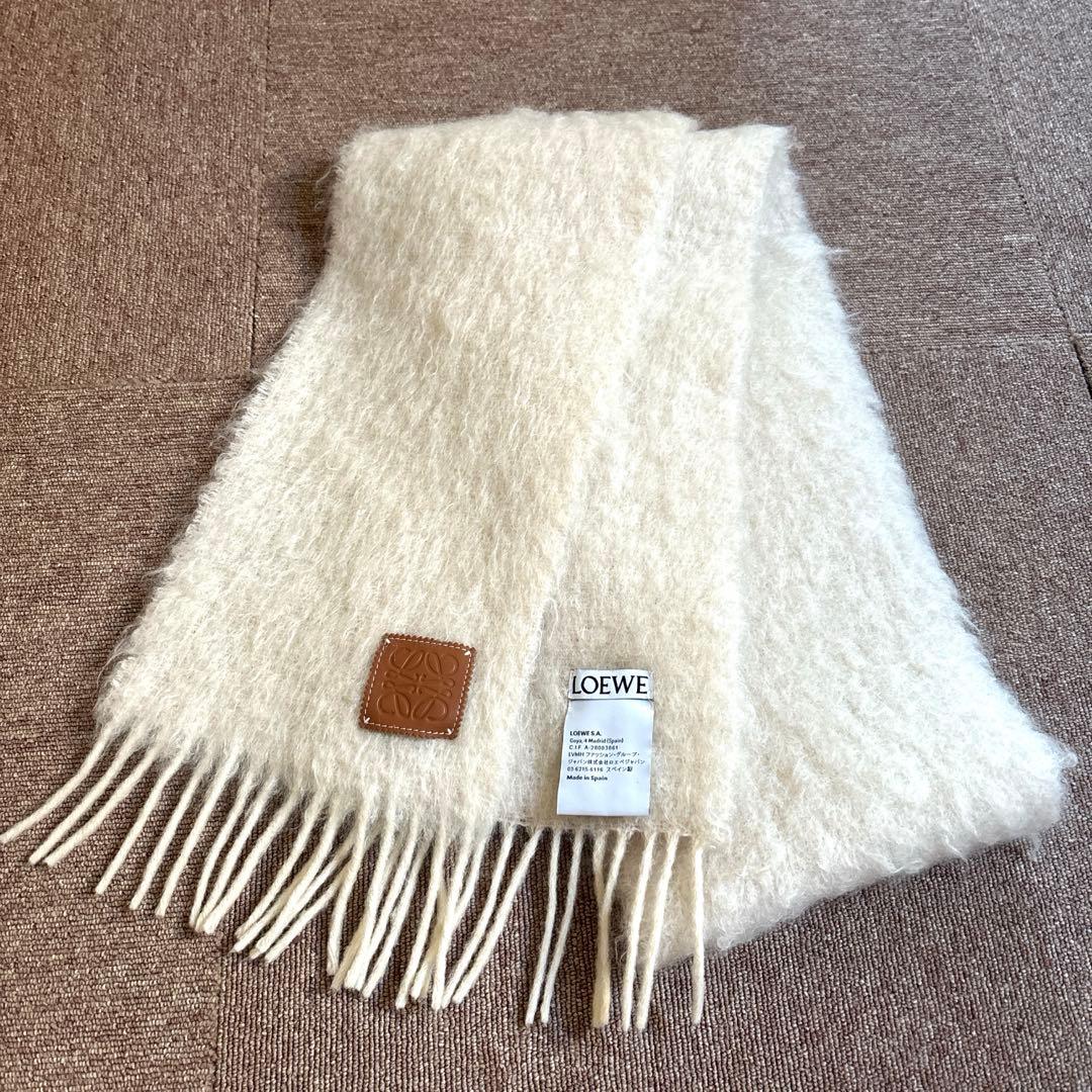 LOEWE　マフラー　アイボリー