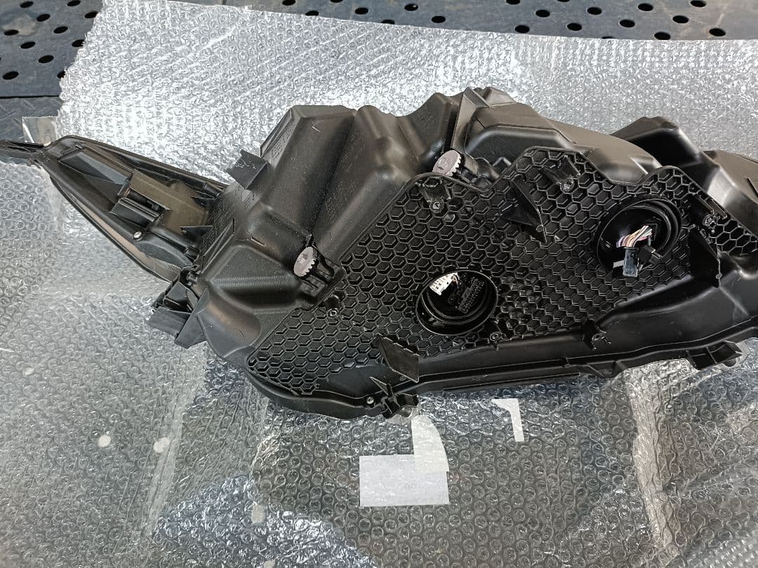 60系 ハリアー 後期 左ヘッドライト 48-192 81185-48G40