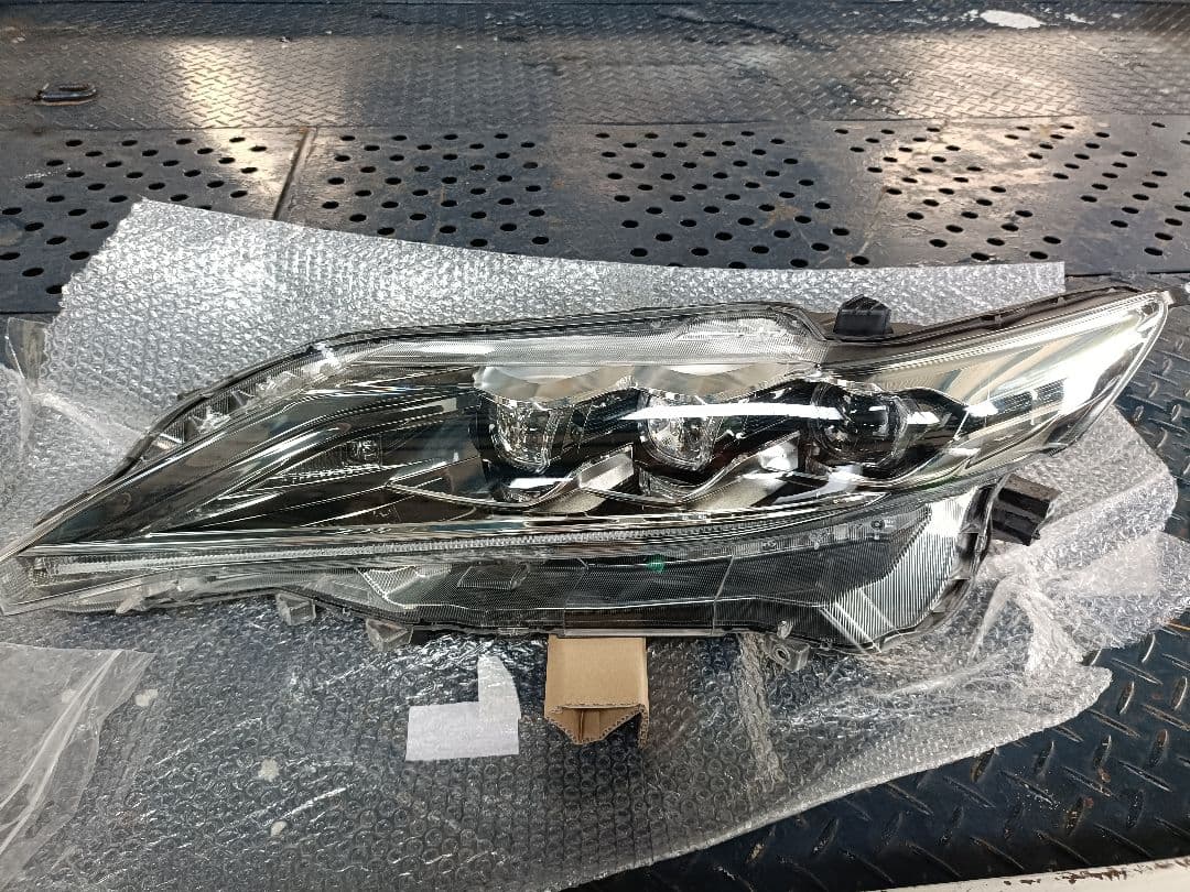 60系 ハリアー 後期 左ヘッドライト 48-192 81185-48G40