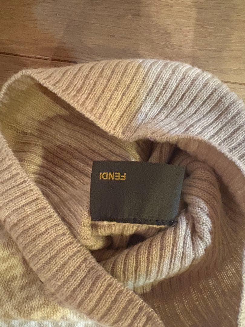 FENDI ベージュポンチョ 子供用