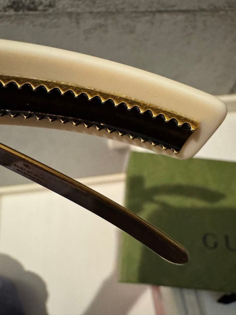 GUCCI 星バンスクリップ