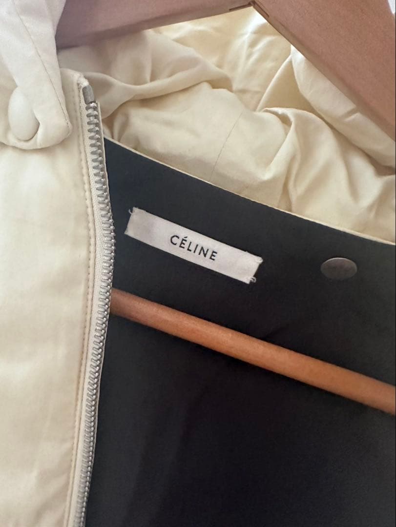 CELINE フード付きロングダウンベスト クリーム