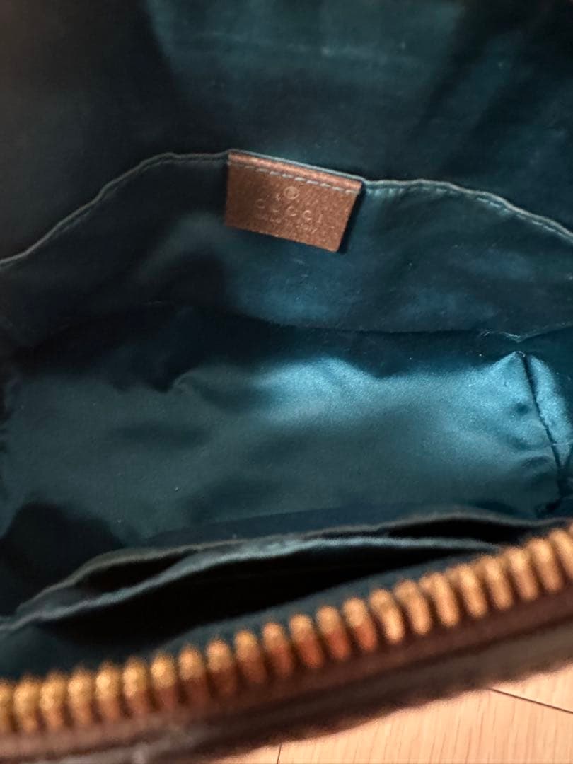 Gucci GGキャンバス アーチ型ショルダーバッグ