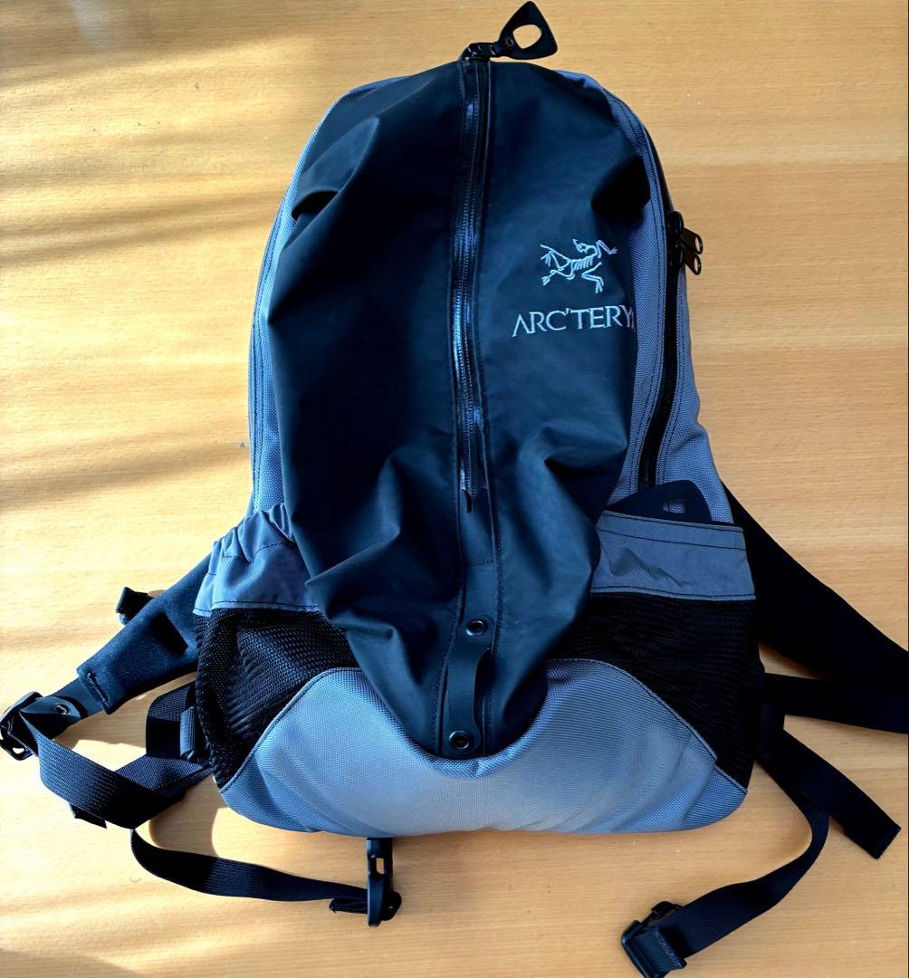 ARC'TERYX バックパック グレー　ビームス　アロー16