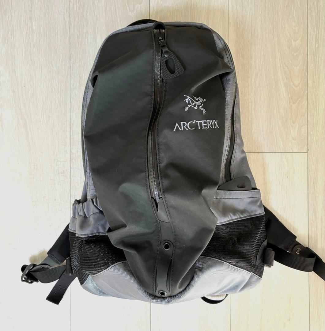 ARC'TERYX バックパック グレー　ビームス　アロー16