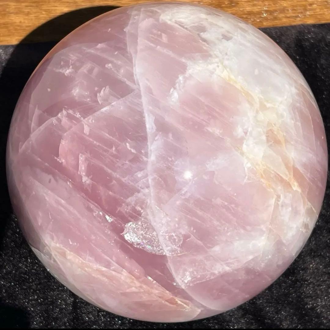 ☆超極大 ピンクスフィア☆特別出品☆優美☆虹入り ローズクォーツ 丸玉 天然石