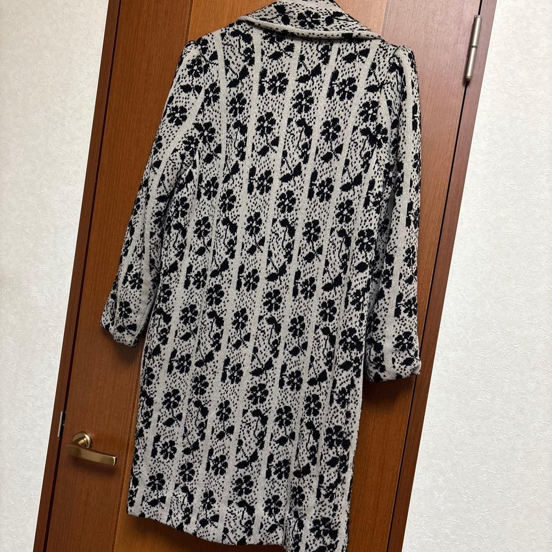 斎藤都世子 さいとうとよこ　マフラー付き　厚手　ニット　コート