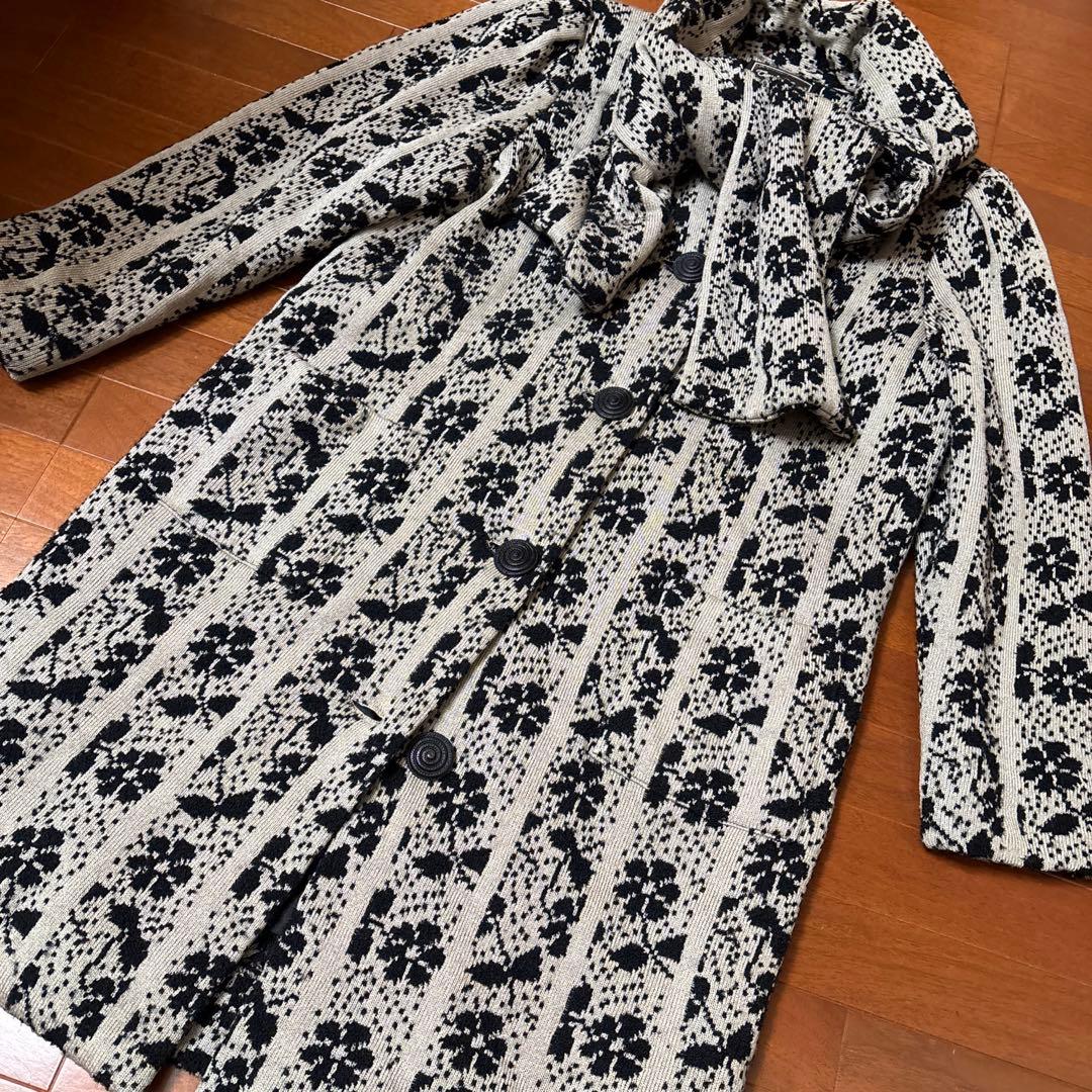 斎藤都世子 さいとうとよこ　マフラー付き　厚手　ニット　コート