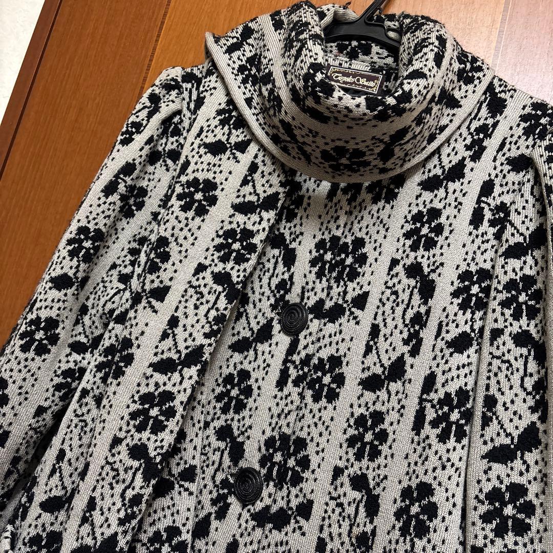 斎藤都世子 さいとうとよこ　マフラー付き　厚手　ニット　コート