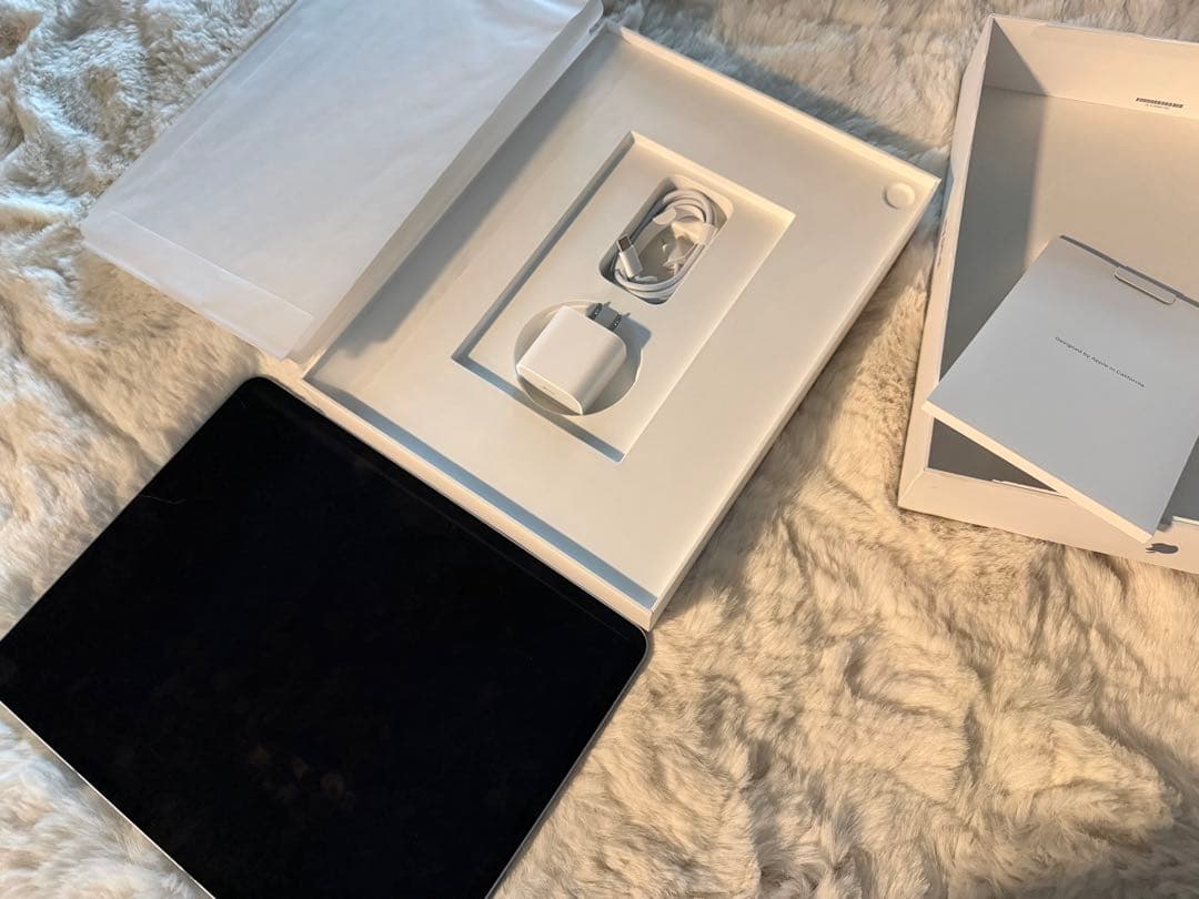 Apple iPad Air 本体　128GB ブルー　正規品