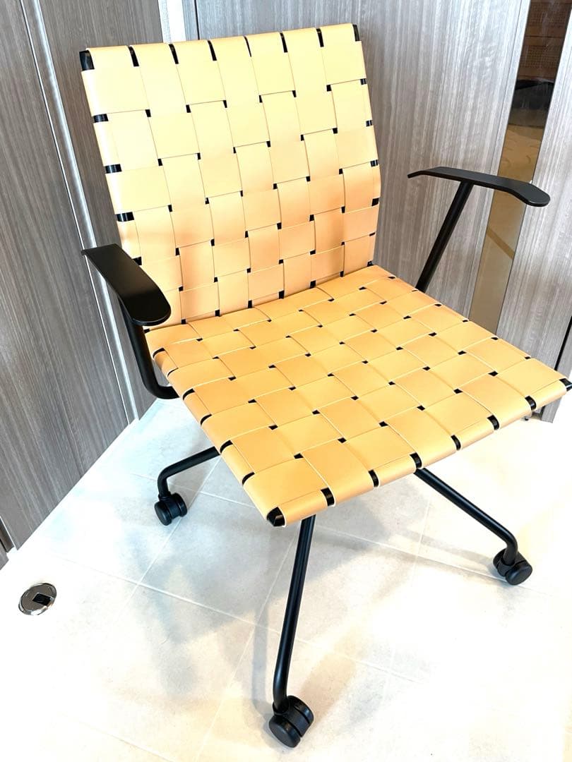 【美品】　ハーパー　デスクチェア　オフィスチェア　アーム　キャスター付き