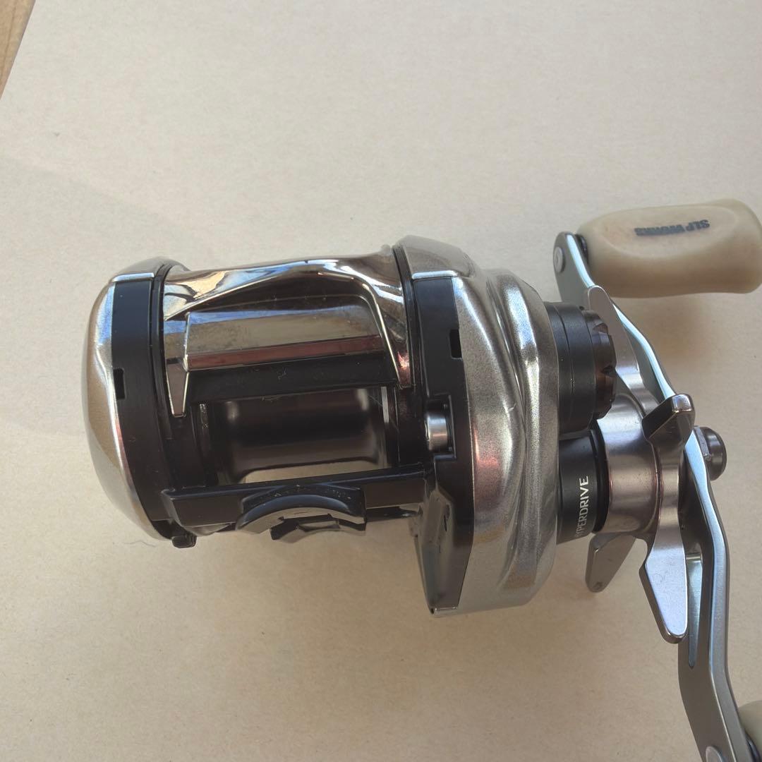 『ダイワ』21ジリオンSVTW1000XH（ギヤ比8.5）純正カスタム★超美品