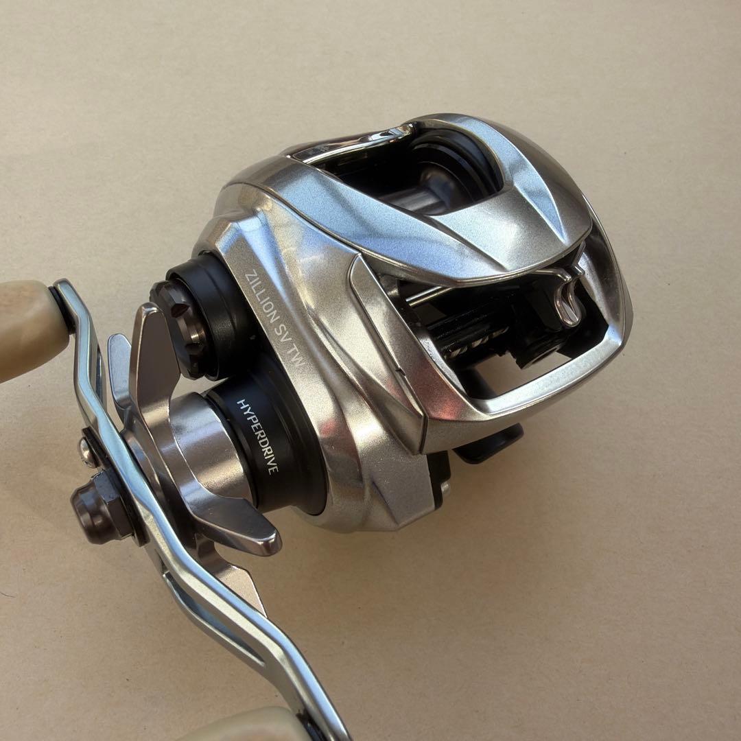 『ダイワ』21ジリオンSVTW1000XH（ギヤ比8.5）純正カスタム★超美品