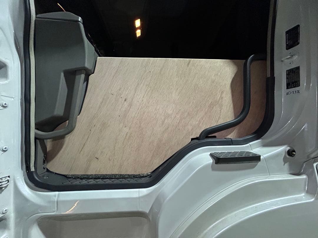 07スーパーグレート　助手席　横壁