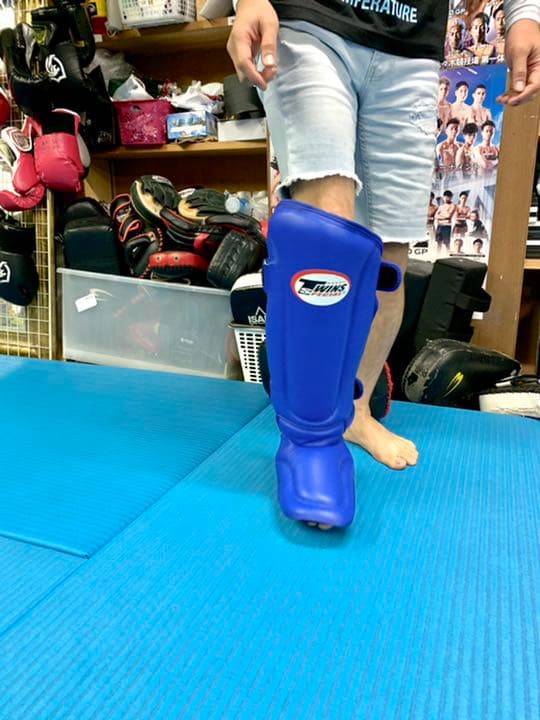 最強ホールド ツインズ レガース XL TWINS