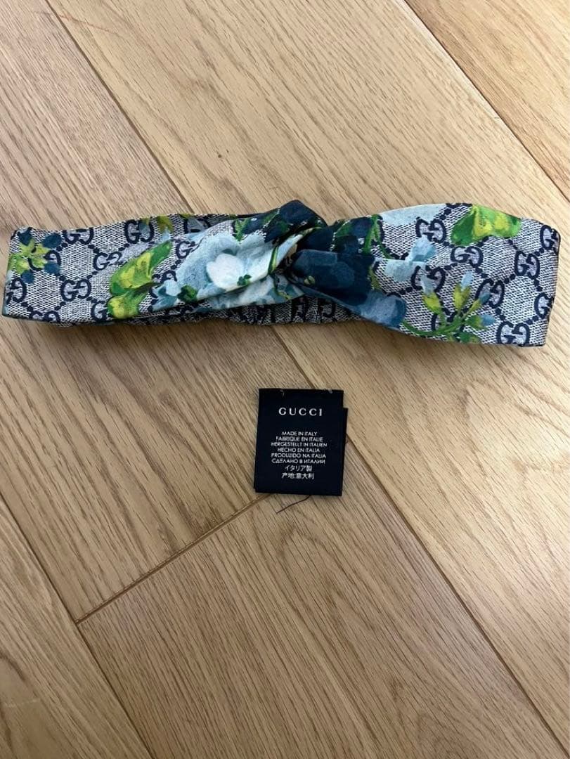 美品　グッチ ブルームス　シルク　ヘアバンド