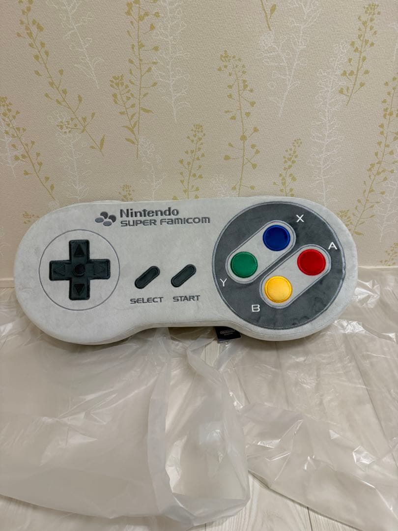 ニンテンドーミュージアム　ゲームコントローラー型クッション 4個セット