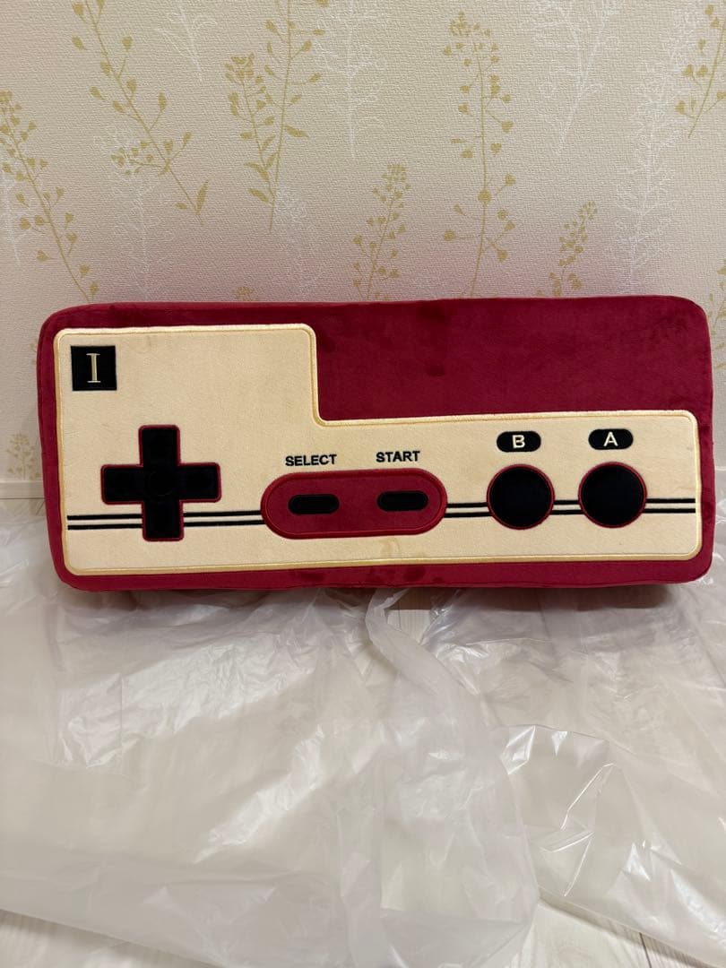 ニンテンドーミュージアム　ゲームコントローラー型クッション 4個セット