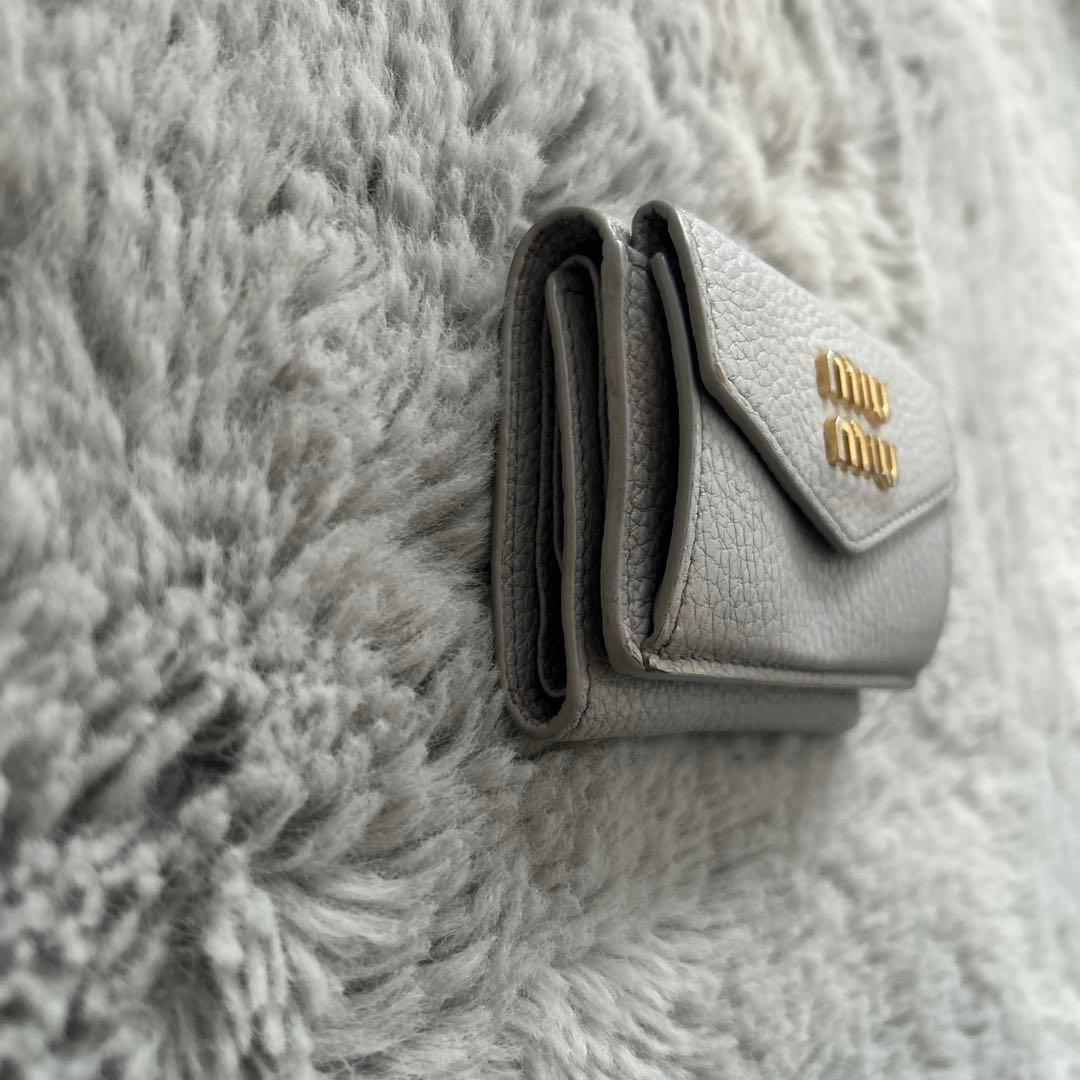 miu miu 水色 三つ折り財布