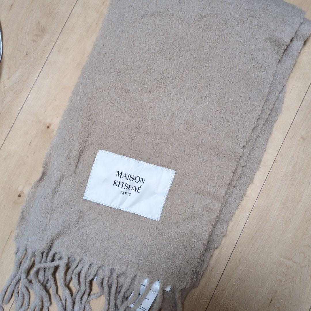 MAISON KITSUNE　メゾンキツネ　マフラー