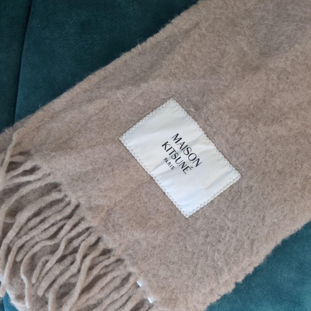 MAISON KITSUNE　メゾンキツネ　マフラー