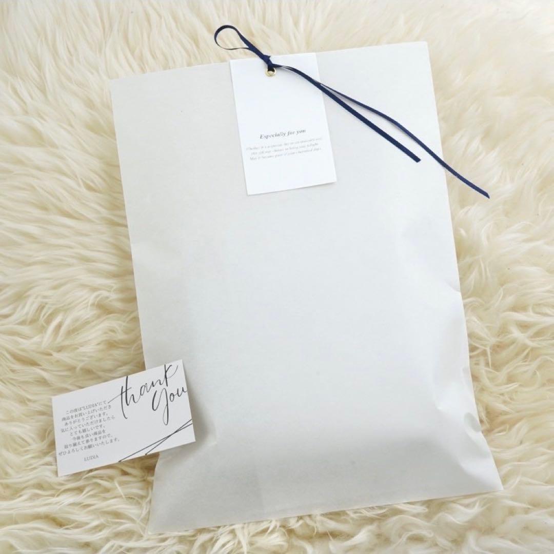 ✨極美品✨　ブルガリ　二つ折り　ビーゼロワン　ロゴマニア　バイカラー　黒×赤