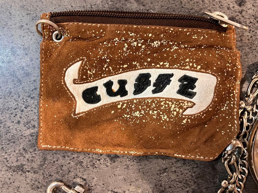 Cuffz by linz 手錠付きウォレットチェーン